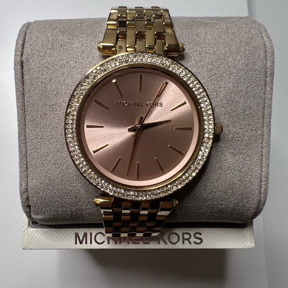 Michael Kors Watch - Picture 5 of 6